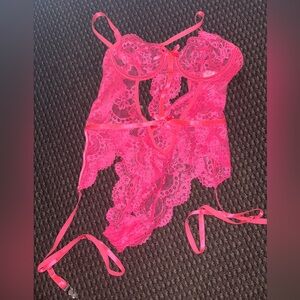 Lingerie, bra and panty, and panty lot